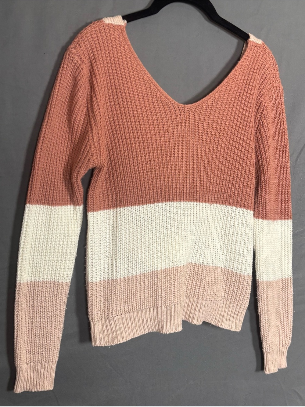 Poof! Women's Colorblock V-Neck Sweater in Rose, Cream, Blush | Twist Back